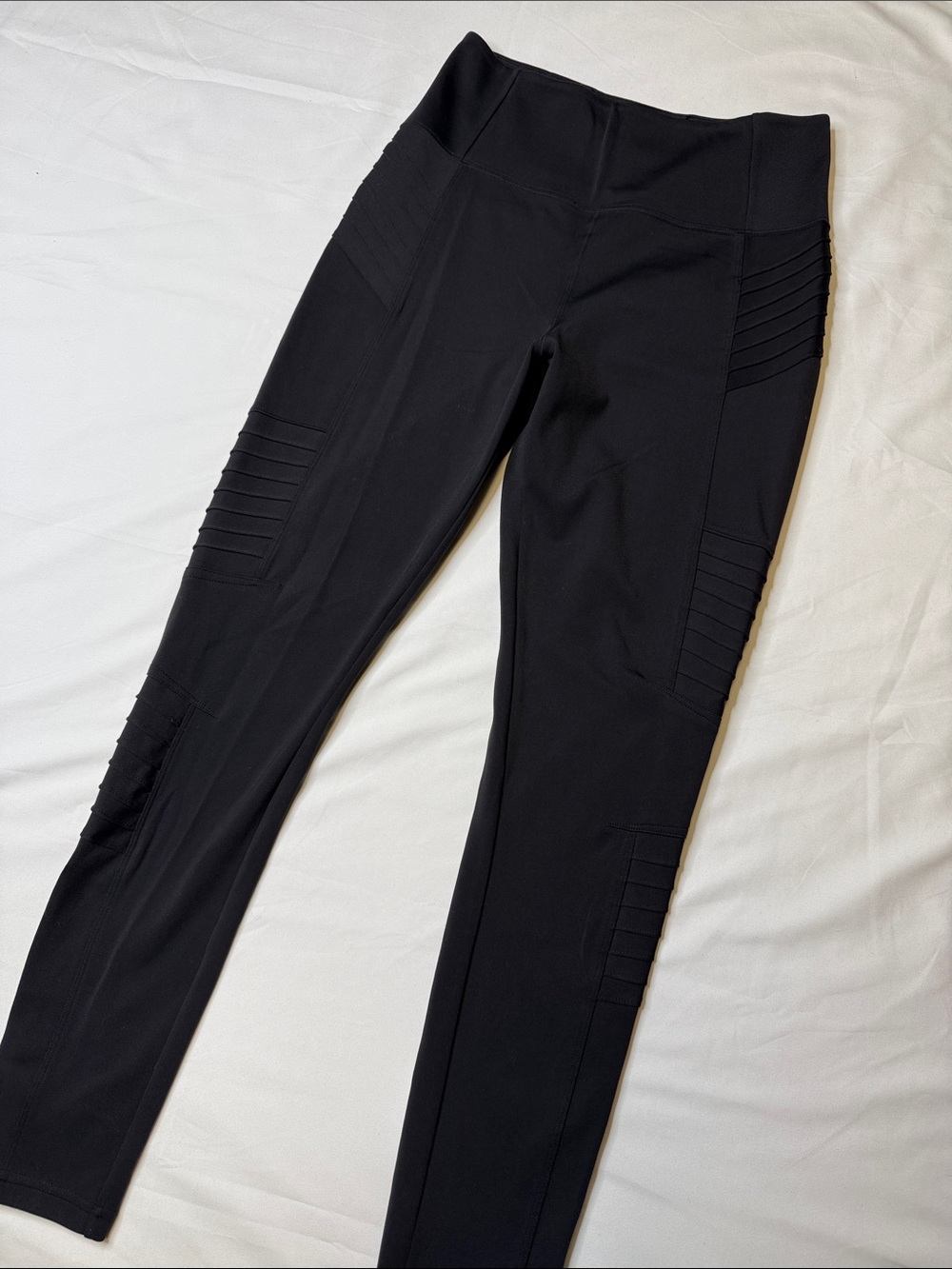 Athleta Delancey Moto Tight Black High-Rise Ribbed Panel Leggings zip pockets M